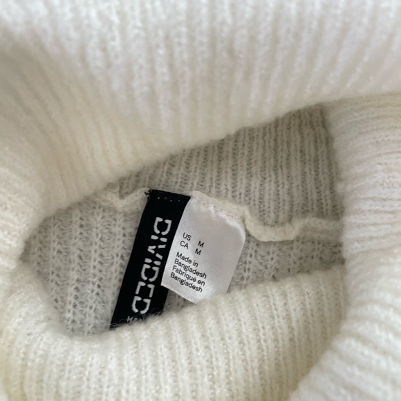 H&M Divided Slouchy Cowl Neck Oversized Sweater in M - Picture 2 of 2